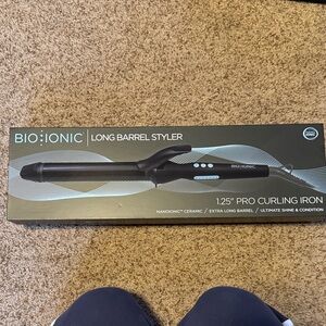 Bio Ionic  Long Barrel Styler 1.25”